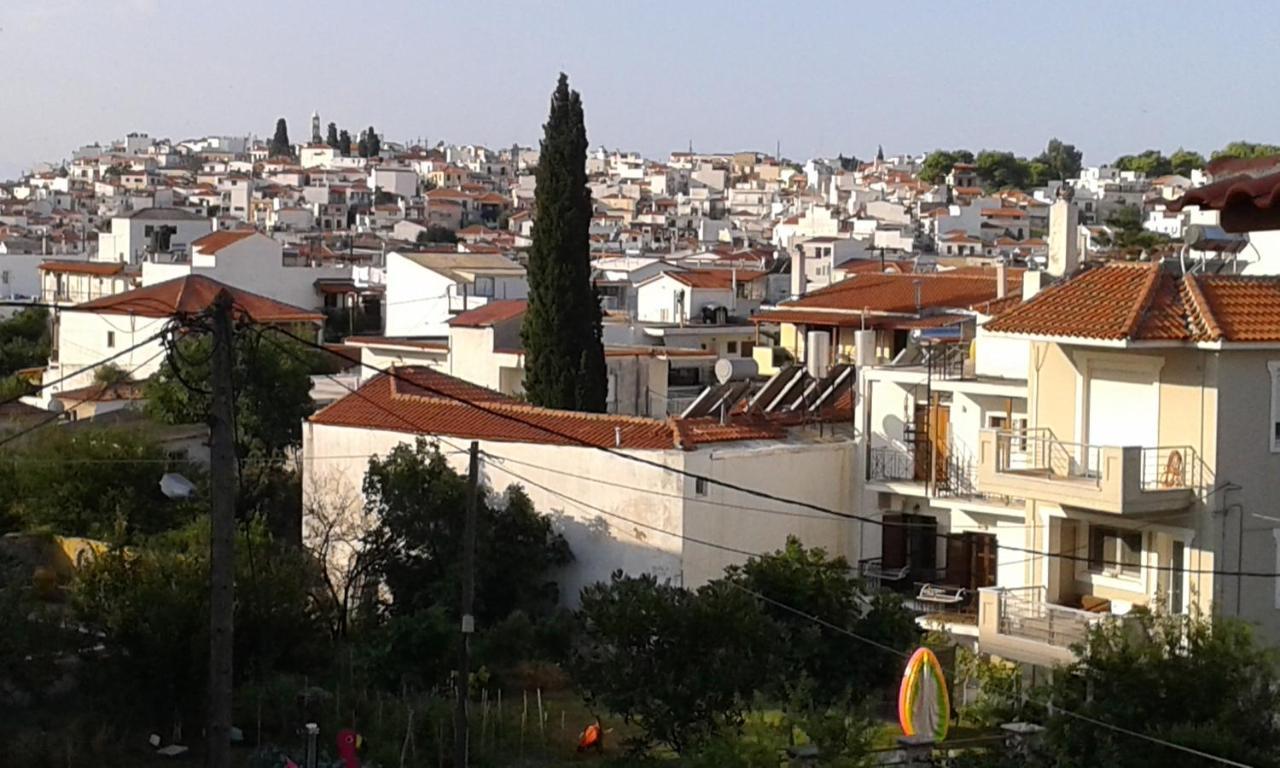 בית הארחה Aivaliotis House *